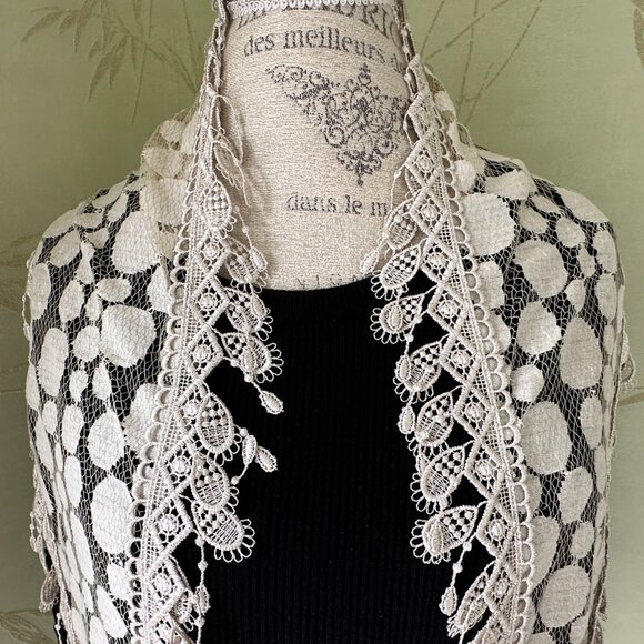 CHICO'S LACE WEAVE FASHION SCARF:PRE-OWNED  EXCELLENT CONDITION. IVORY - Picture 8 of 15